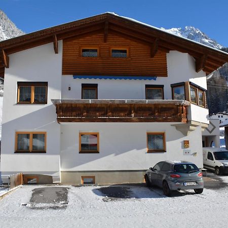 Haus Schimpfoessl Apartment Flirsch Bagian luar foto