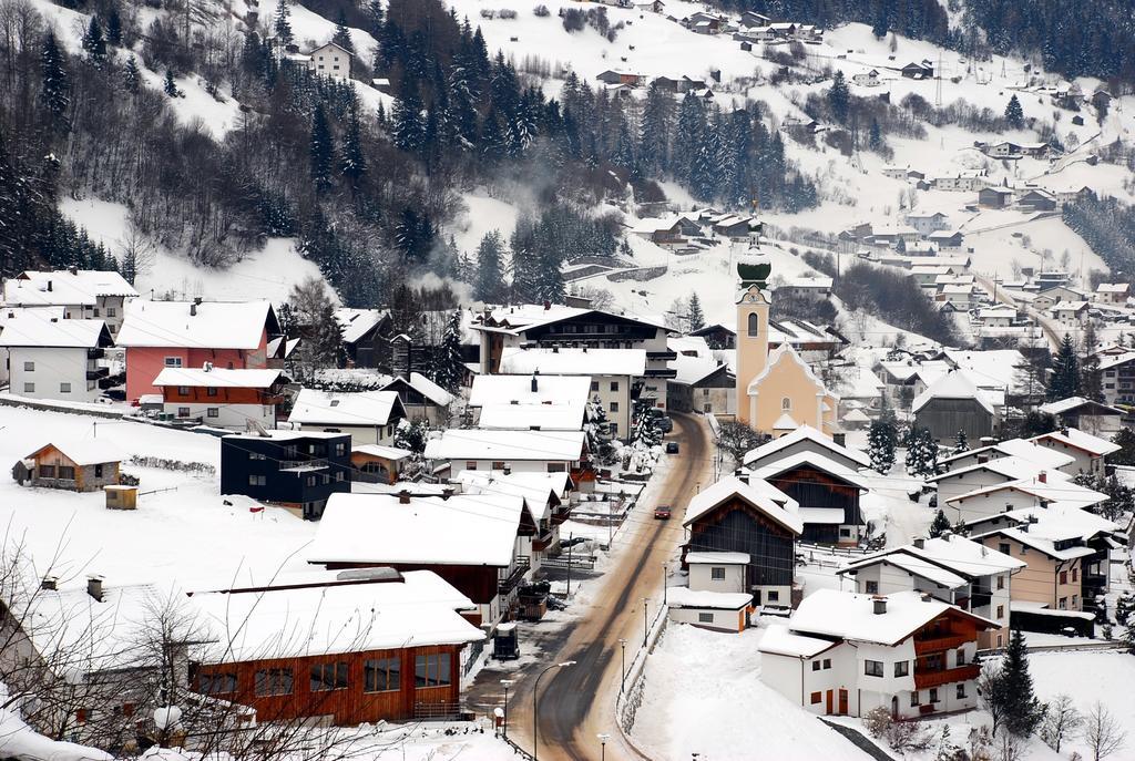 Haus Schimpfoessl Apartment Flirsch Bagian luar foto