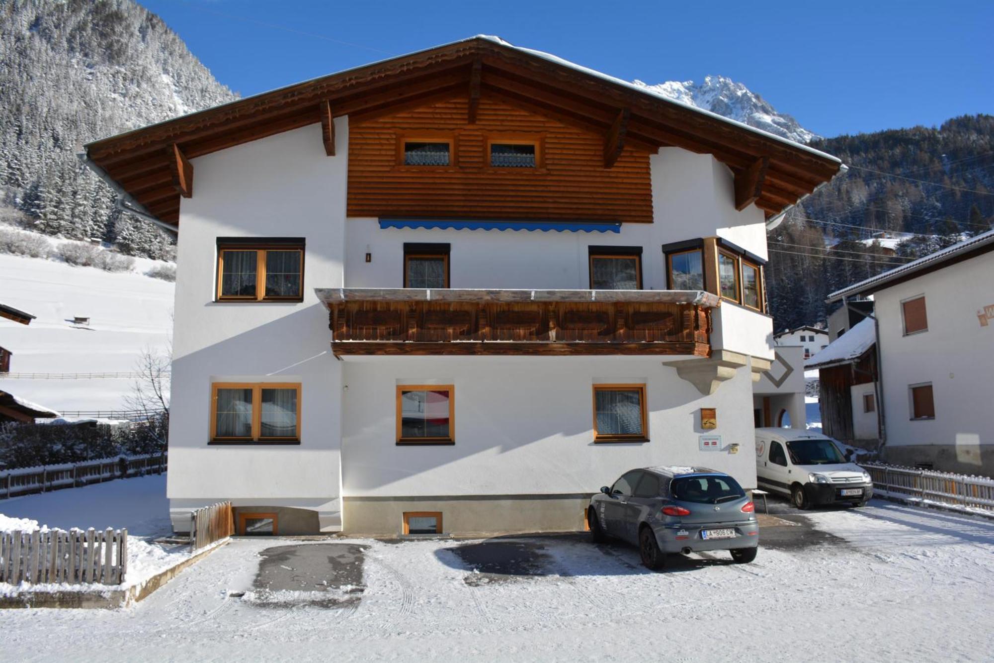 Haus Schimpfoessl Apartment Flirsch Bagian luar foto