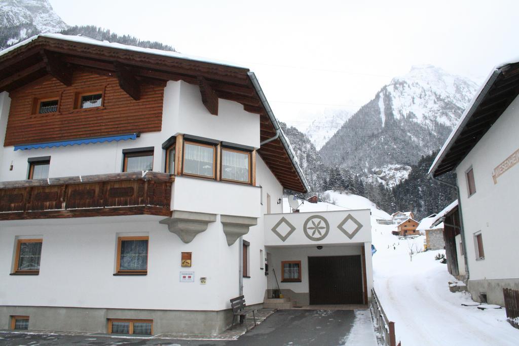 Haus Schimpfoessl Apartment Flirsch Bagian luar foto