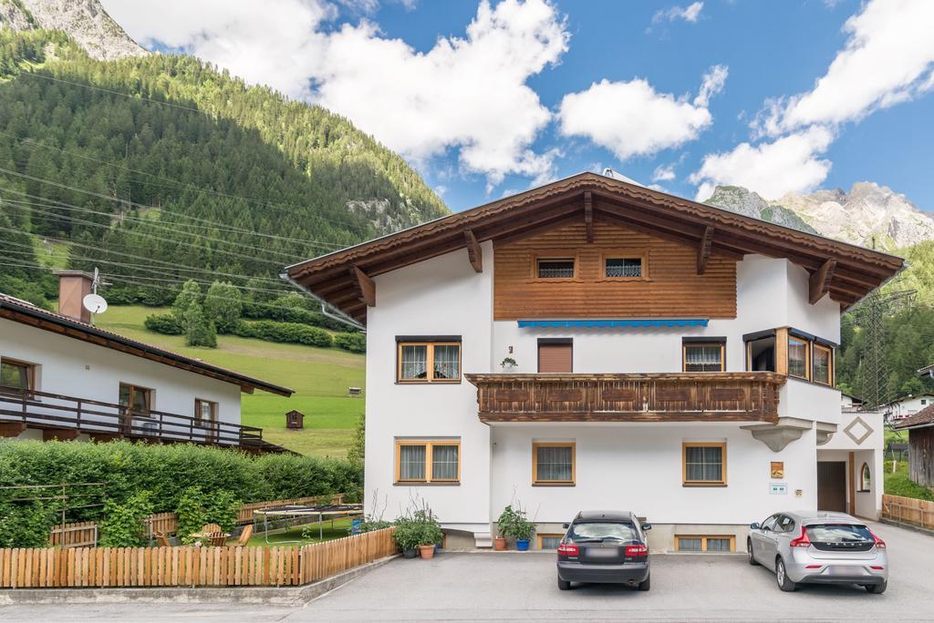 Haus Schimpfoessl Apartment Flirsch Bagian luar foto
